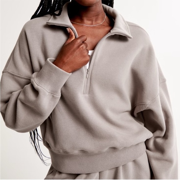 Abercrombie & Fitch Tops - Abercrombie & Fitch Soft A&F Max Essentials Sunday Half Zip - Taupe